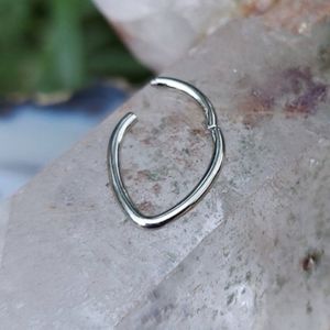 Teardrop septum ring